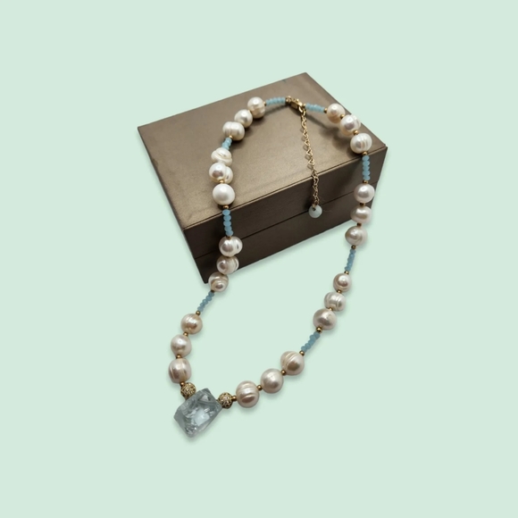 Freshwater Pearl, Raw Aquamarine Quartz choker necklace - Picture 5 of 5